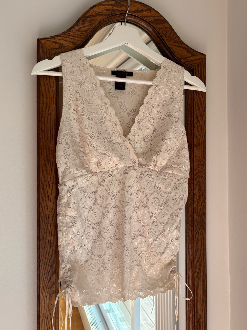 Y2k Cream Lace V-Neck Sleeveless Lace Top